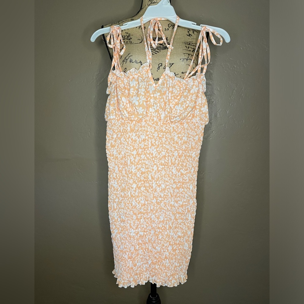 NWT mini orange dress Small spaghetti strap neck & shoulder Ruched stretchy body